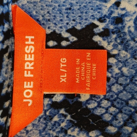 💚Women's Joe Fresh Snakeskin Print Short Sleeve Blouse - Picture 6 of 7